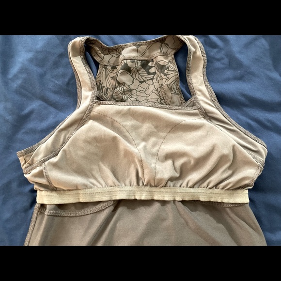 Gray Floral Sleeveless Top - Picture 3 of 4